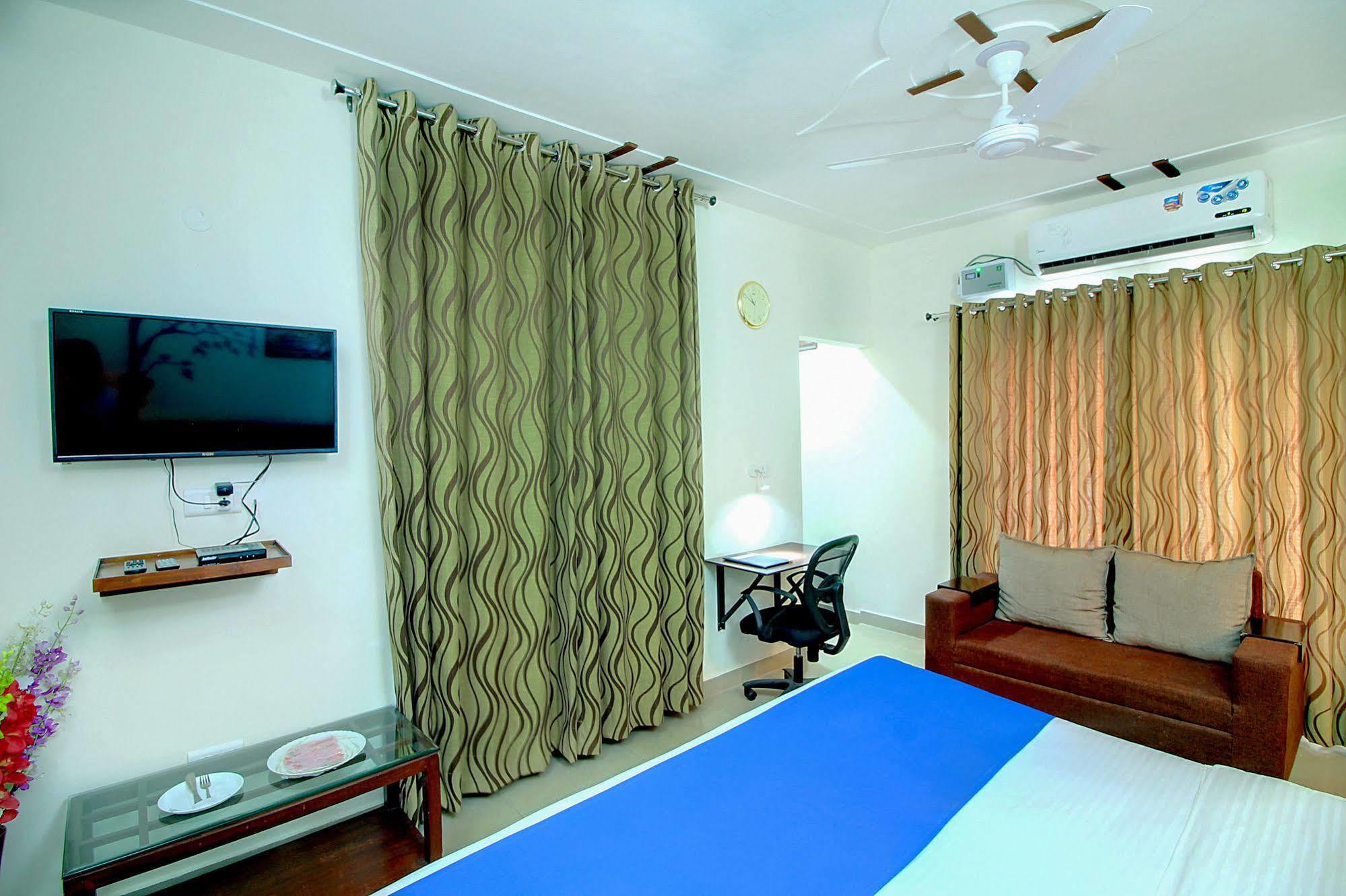 Staayz Premium Gurgaon Hotel Kültér fotó