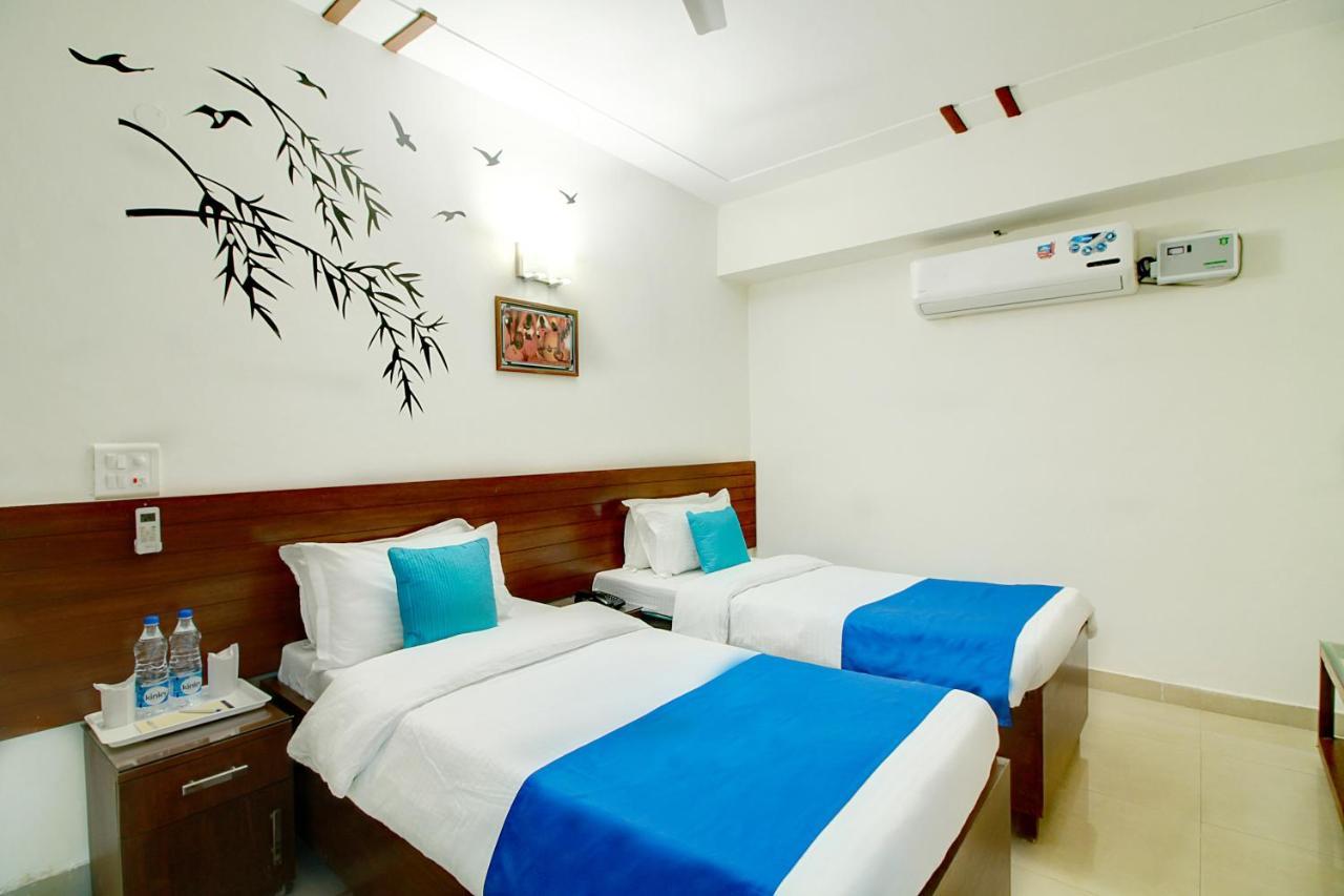 Staayz Premium Gurgaon Hotel Kültér fotó